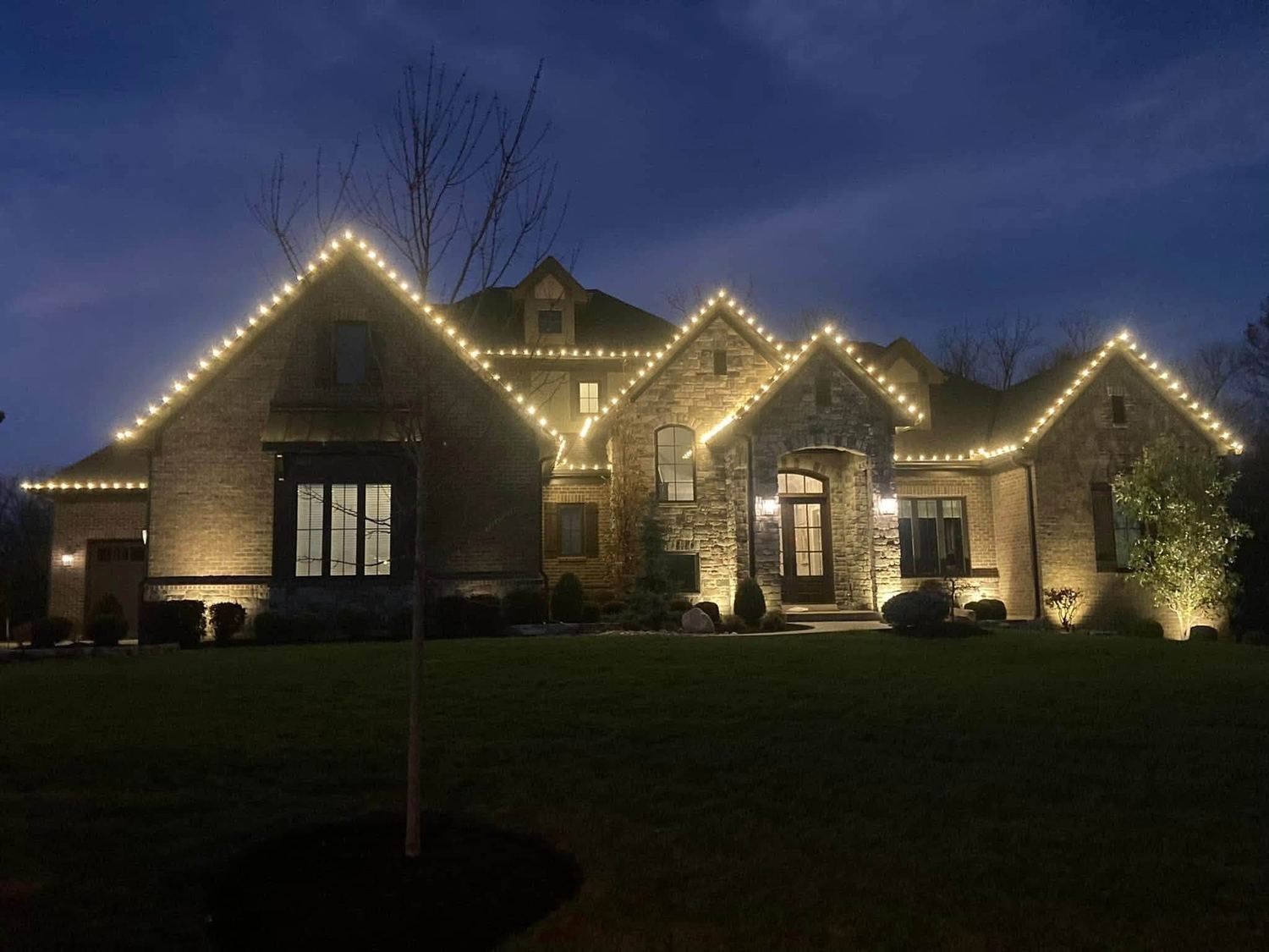 Every gable picked out, front to back &mdash; Christmas light installation in Greater Cincinnati by Mike&rsquo;s Cincinnati Christmas Lights